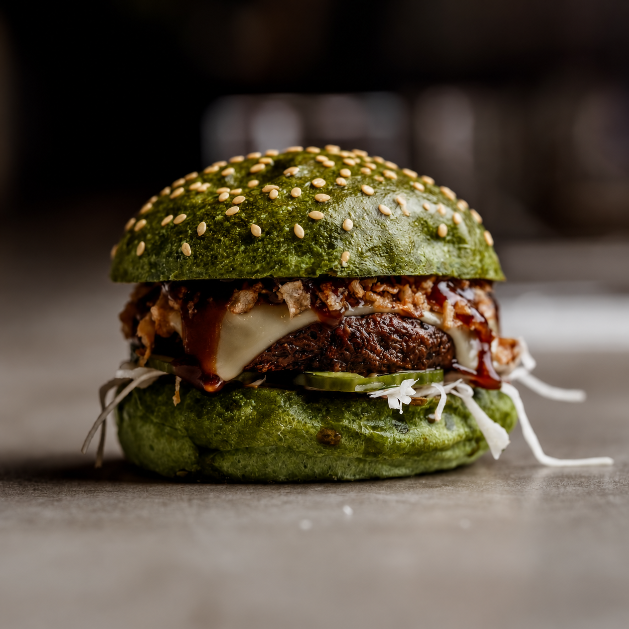 Colourful burger — photograph 3